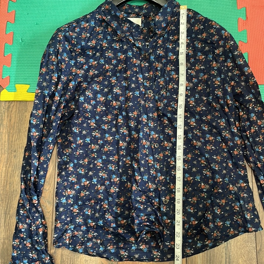 Forever21 button blouse - Picture 5 of 7